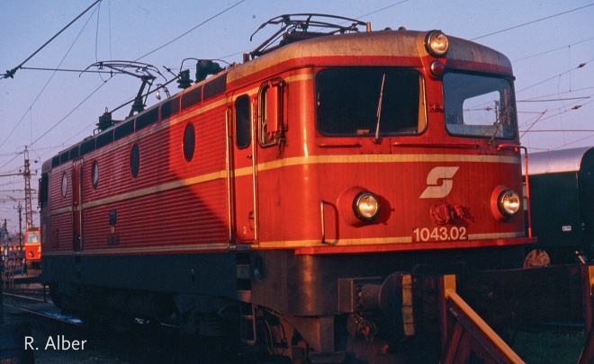 Electric locomotive class 1043<br /><a href='images/pictures/Roco/72302.jpg' target='_blank'>Full size image</a>